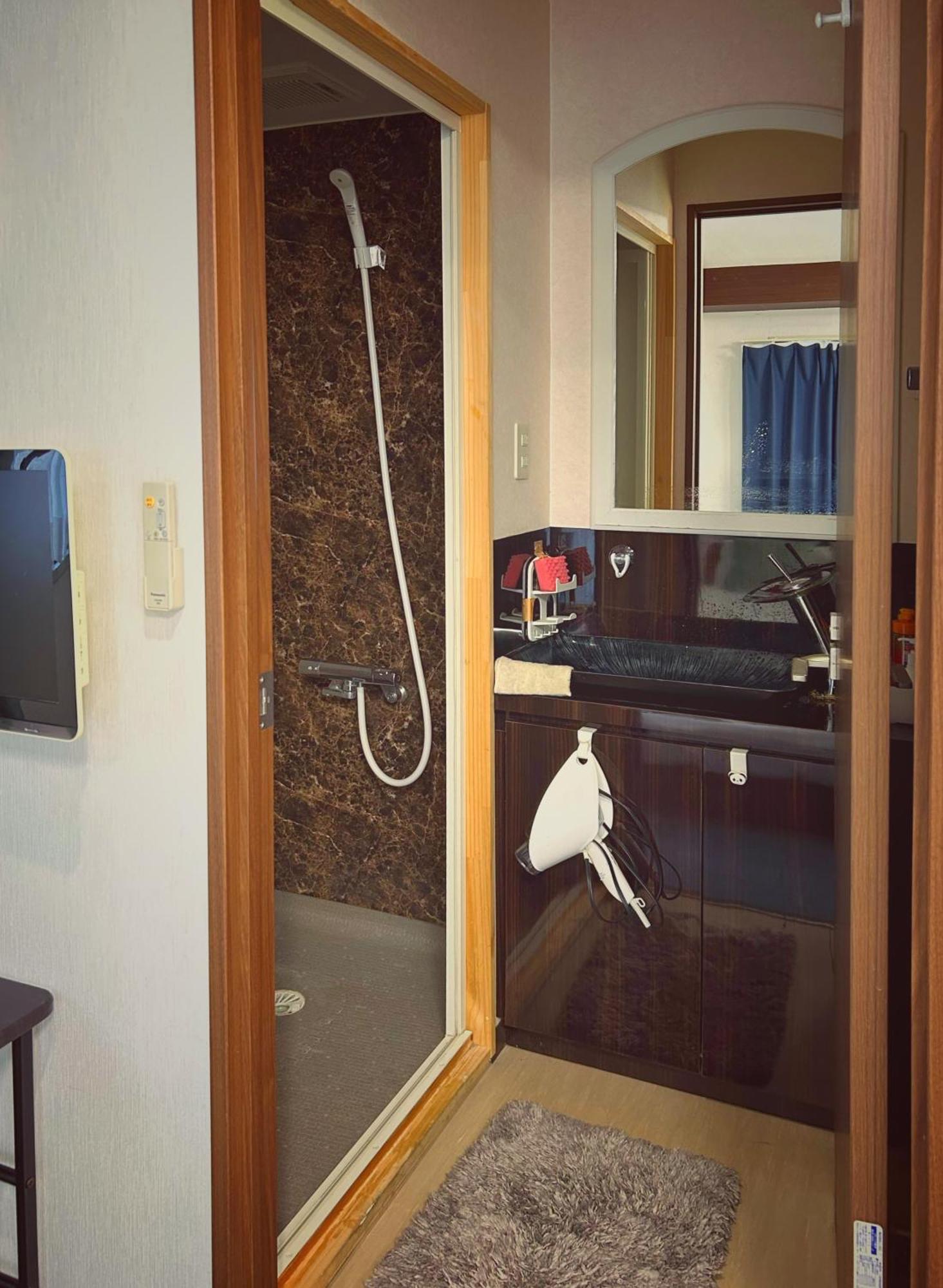 Uhome Ueno Hotel Tokyo Bagian luar foto