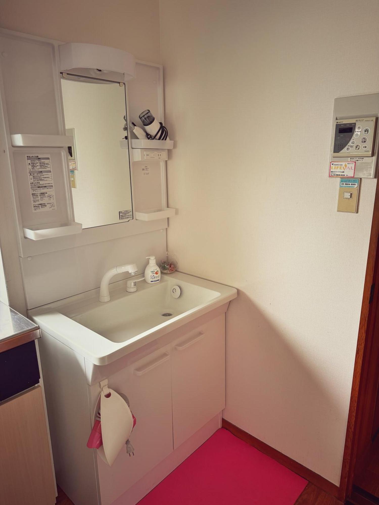 Uhome Ueno Hotel Tokyo Bagian luar foto